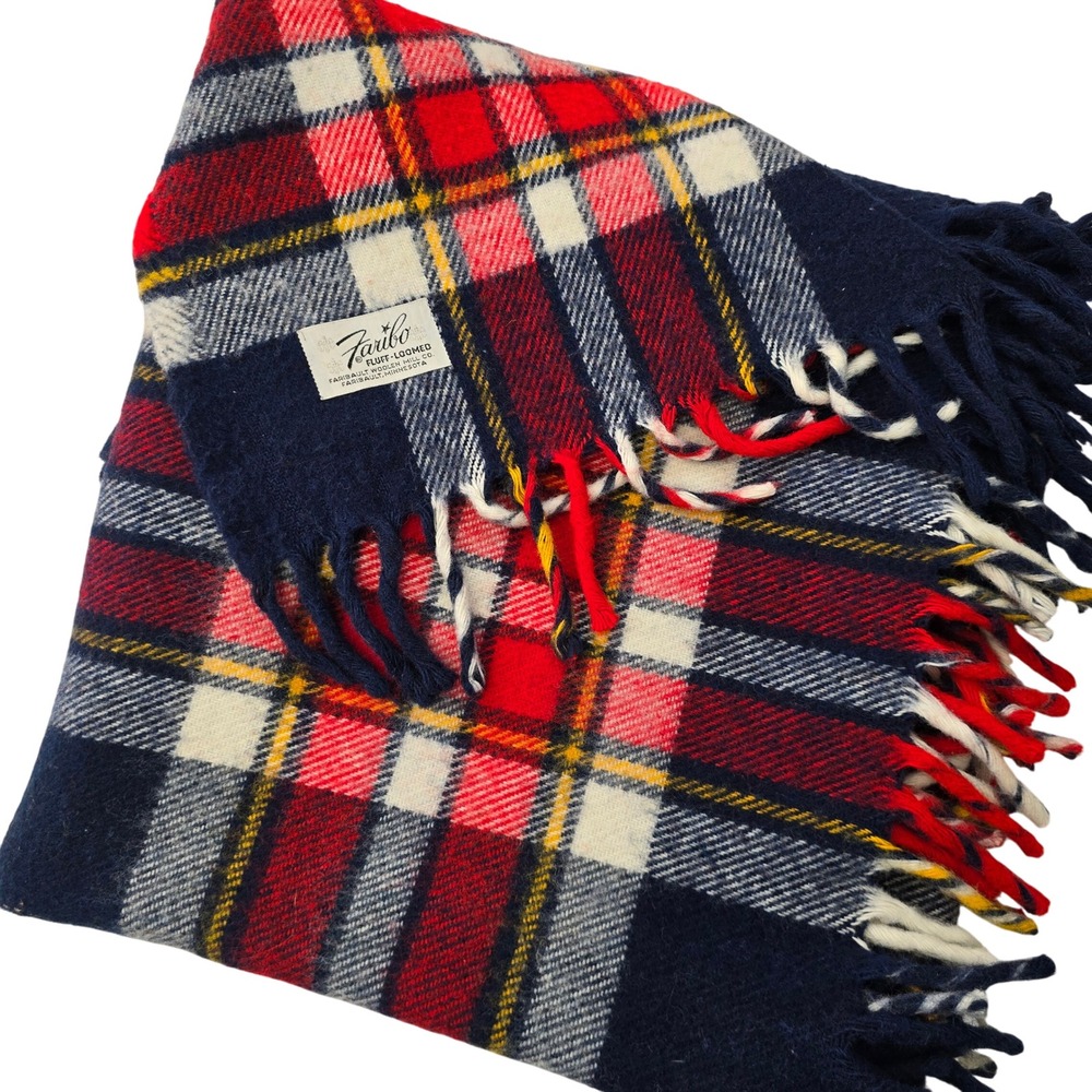 Faribo Fluff‎ Loomed Vintage Wool Plaid Throw Blanket Red Blue Fringe 56x50 USA